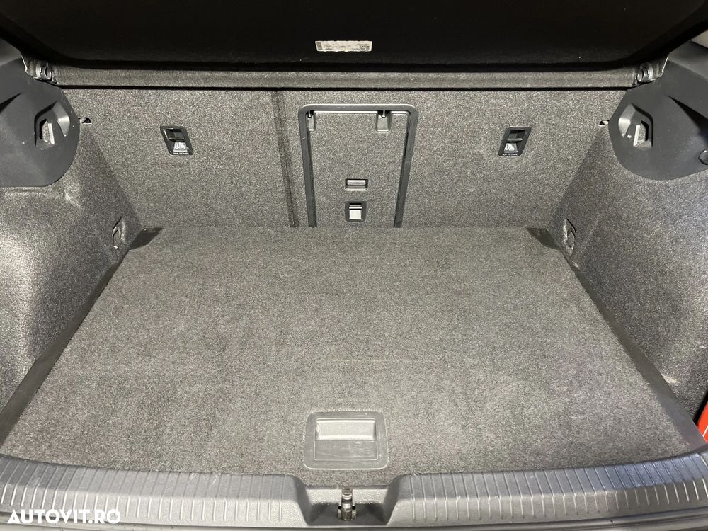 Volkswagen Golf - 29