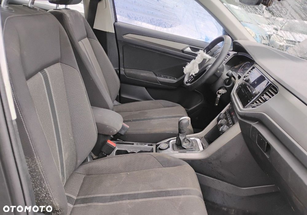 Volkswagen T-Roc - 8