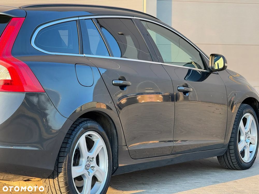 Volvo V60 D3 Geartronic Momentum - 29