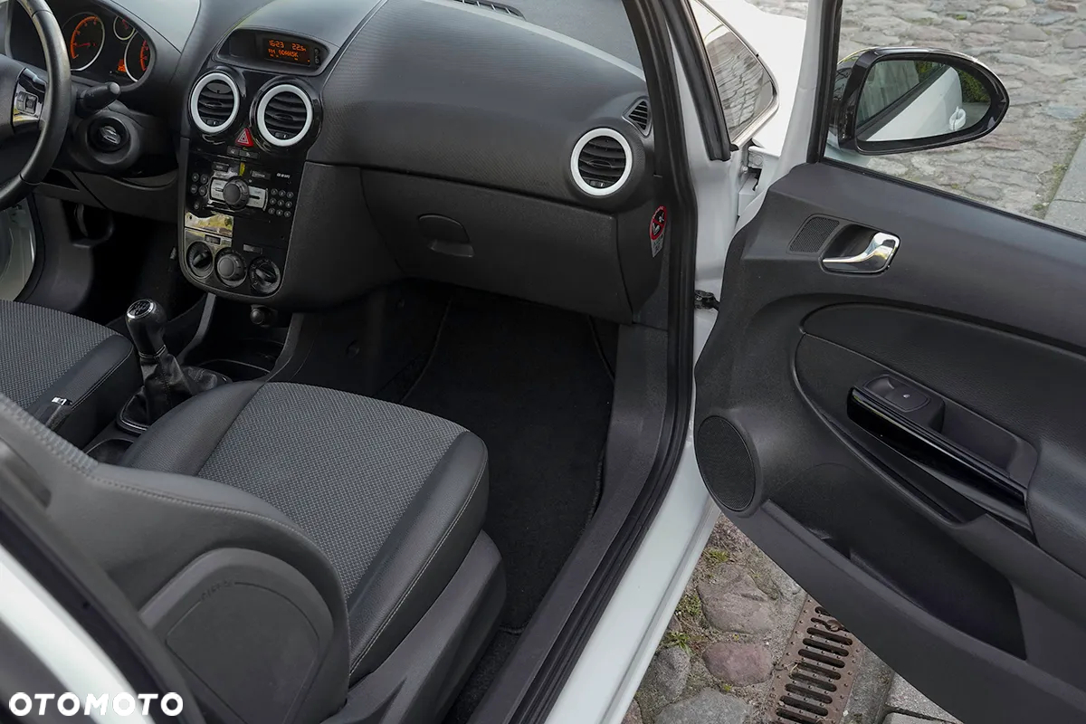 Opel Corsa 1.4 16V Color Edition - 22