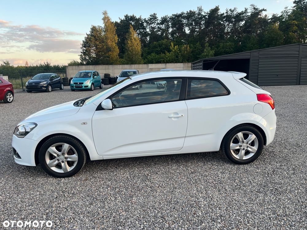 Kia ProCeed 1.4 CVVT Dream-Team Edition - 3