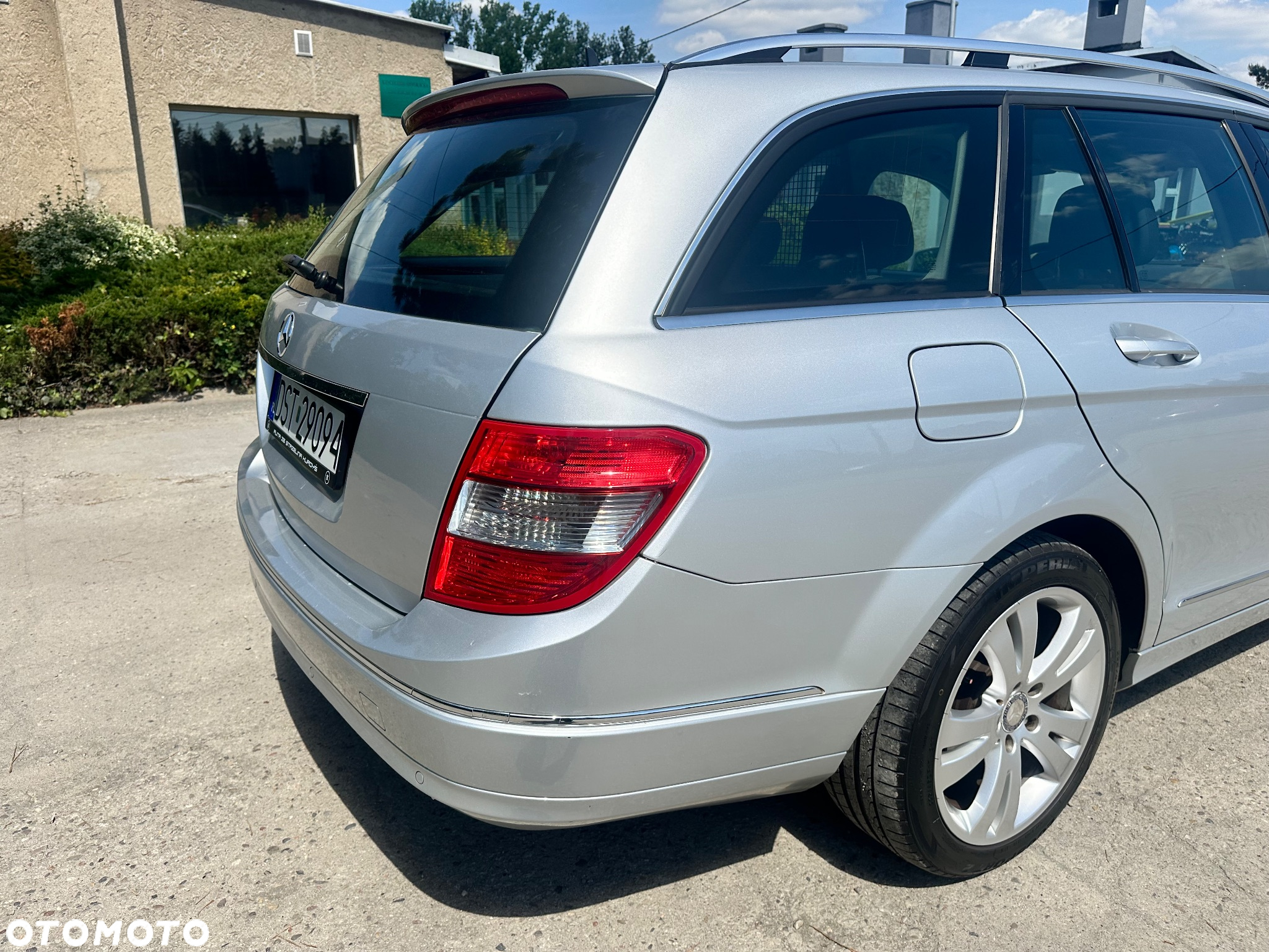 Mercedes-Benz Klasa C 180 T CGI Automatik BlueEFFICIENCY Avantgarde - 9