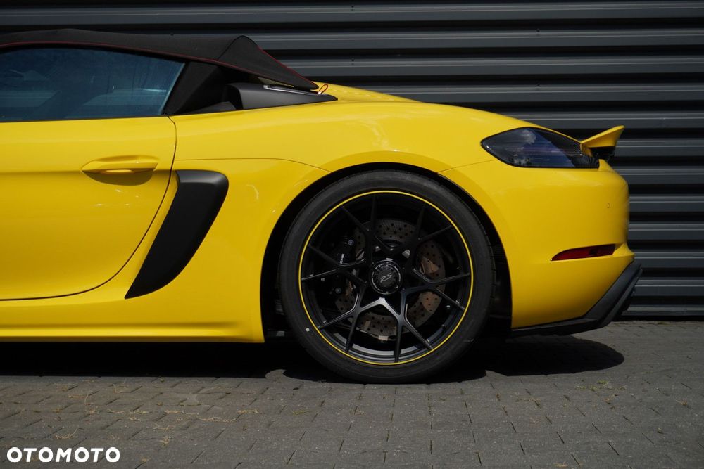 Porsche 718 Spyder - 7