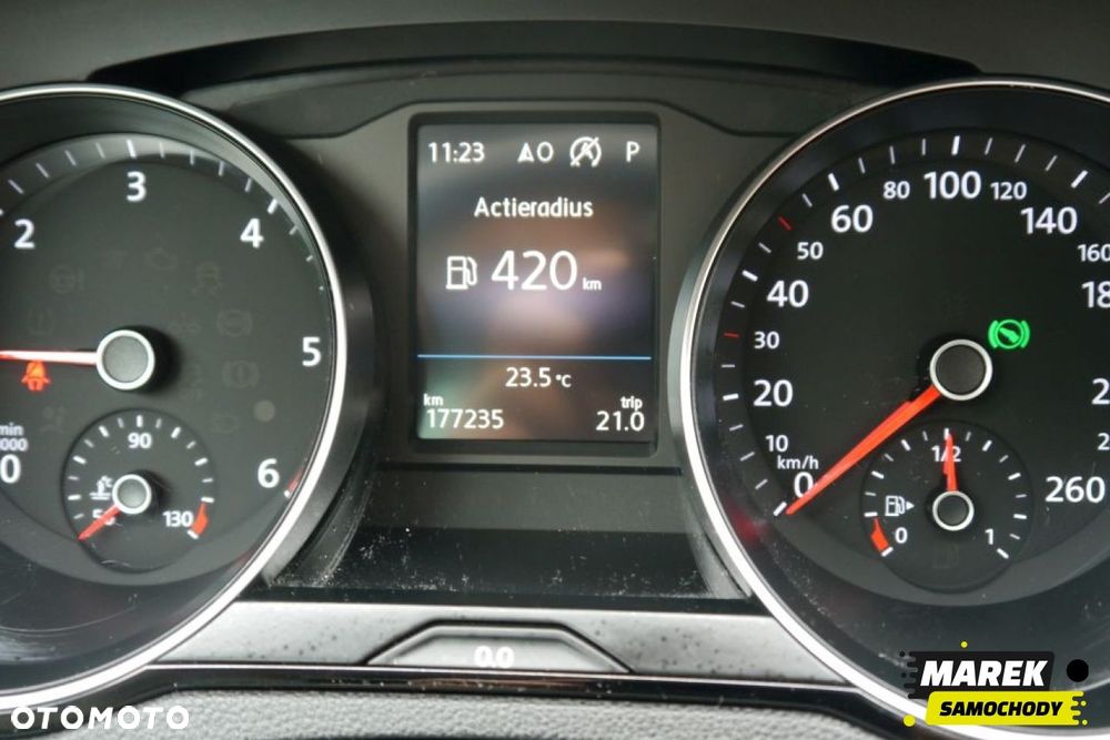 Volkswagen Passat - 21