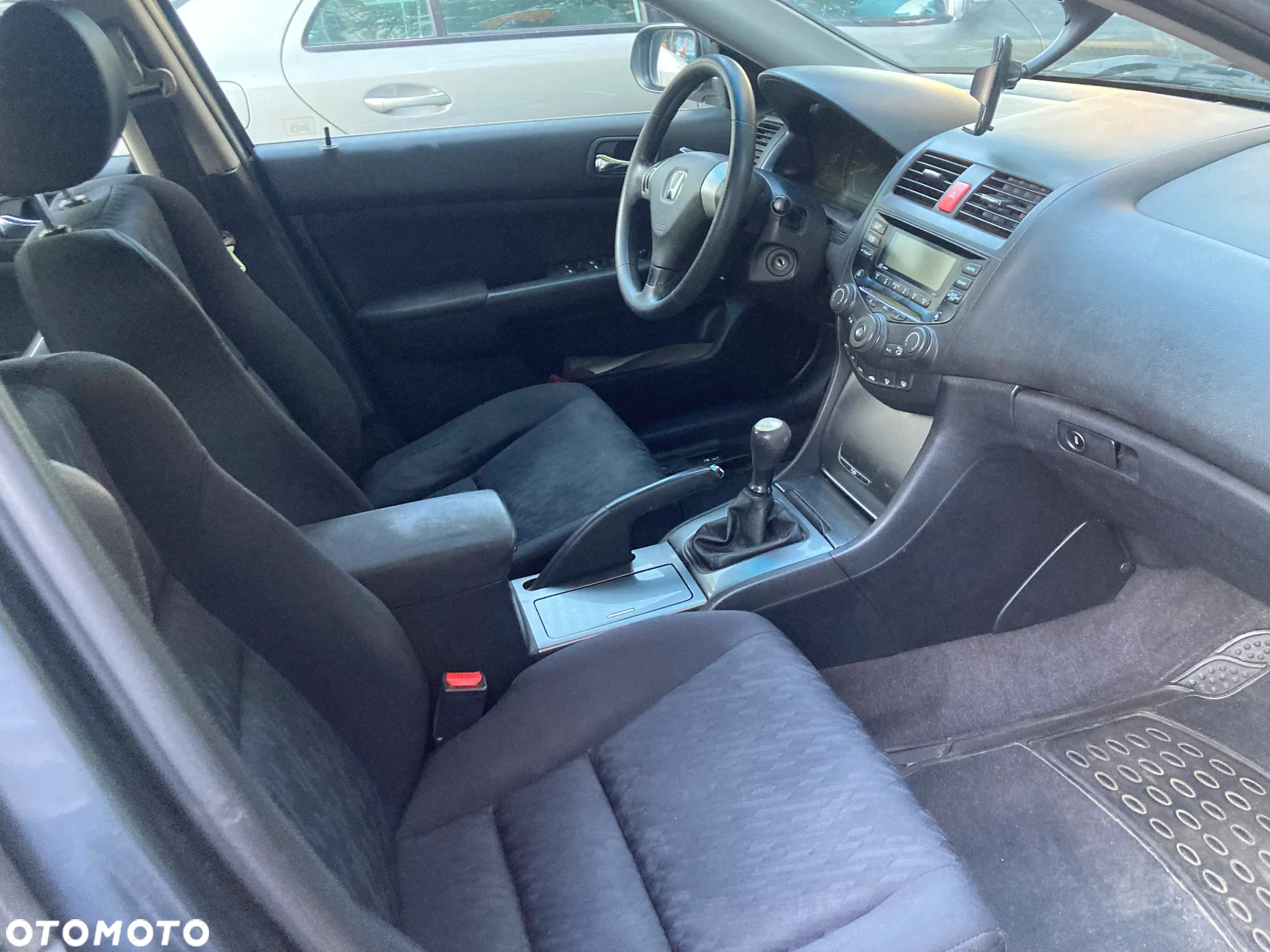 Honda Accord 2.0 Comfort - 12