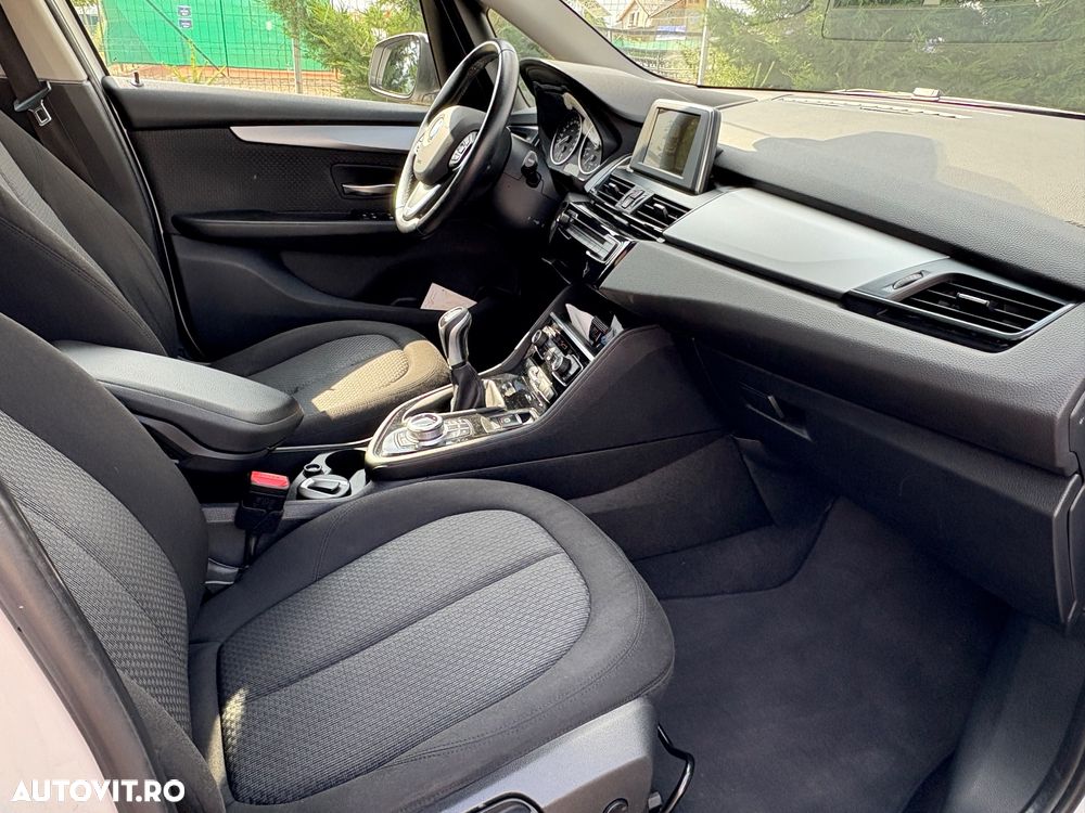 BMW Seria 2 218i - 10