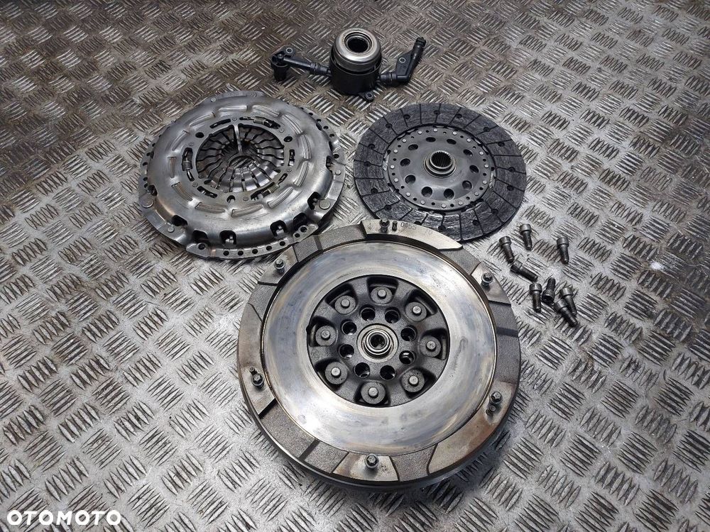 KOŁO DWUMASOWE + TARCZA DOCISK ŁOŻYSKO MERCEDES W204 C220 2.2 CDI 415045510 - 1