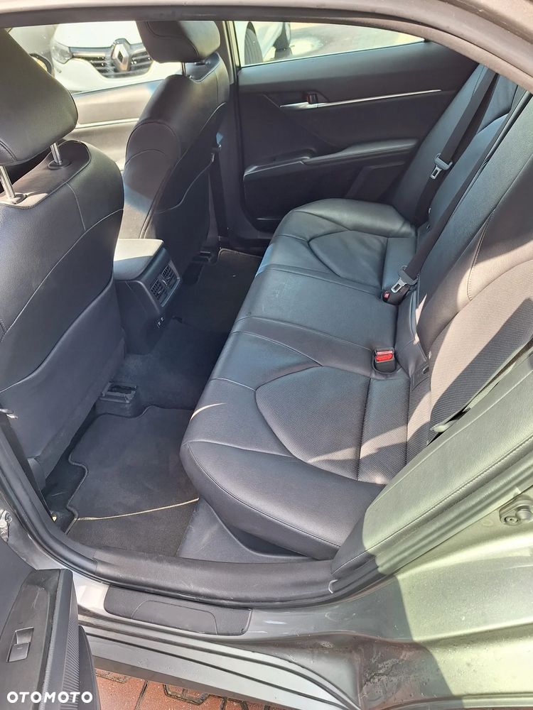 Toyota Camry - 8