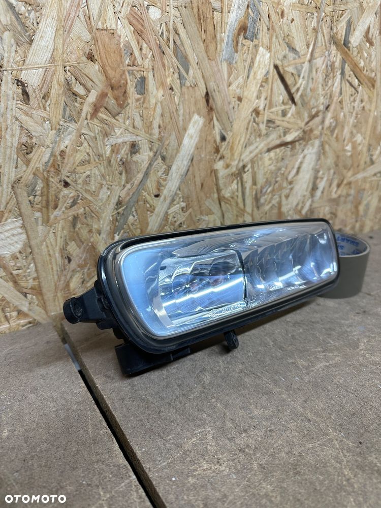 FORD HALOGEN PRAWY FIESTA  F1EB-15A254-BA - 2