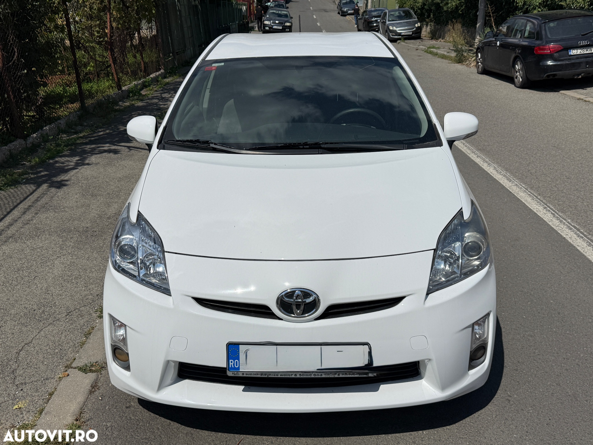 Toyota Prius (Hybrid) Sol - 3