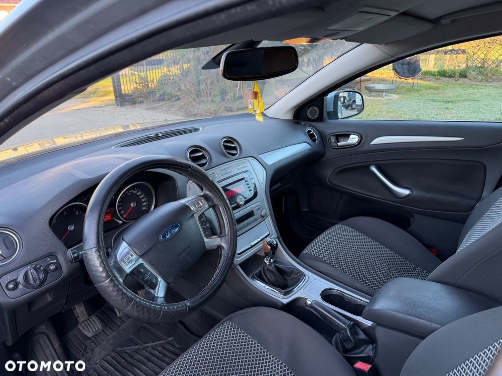 Ford Mondeo 1.8 TDCi Ghia - 13