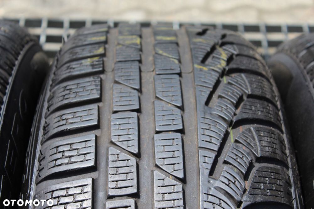 4x 205/65r17 pirelli sottozero winter 210 serie ii * 96h 6,5mm - 5