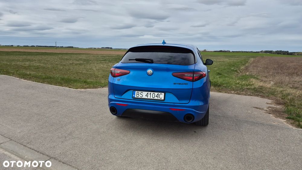 Alfa Romeo Stelvio 2.0 Turbo Veloce Q4 - 4