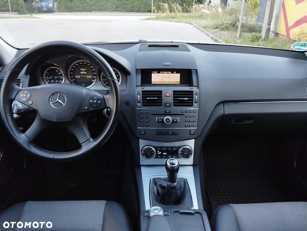 Mercedes-Benz Klasa C 180 T Kompressor BlueEFFICIENCY Avantgarde - 27