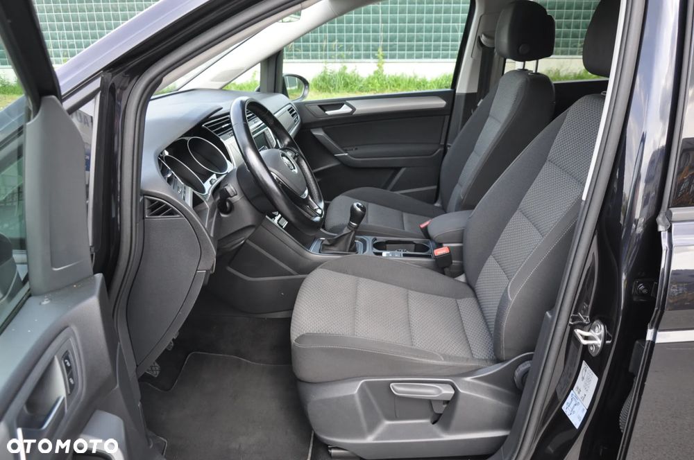 Volkswagen Touran 2.0 TDI SCR Comfortline - 21