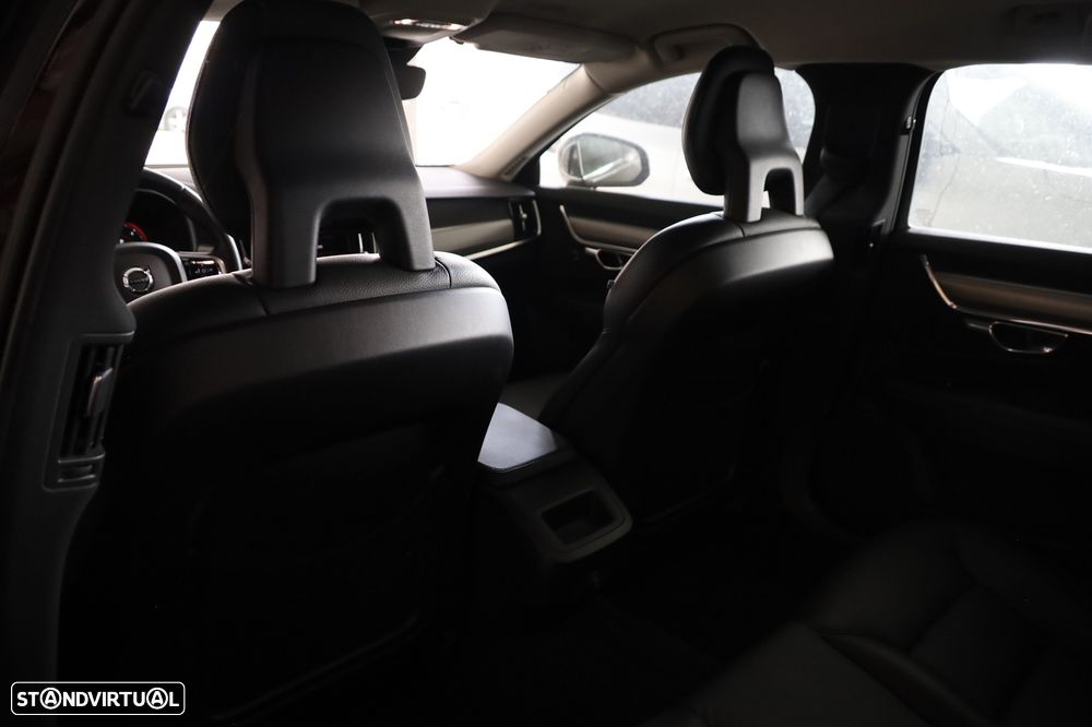 Volvo V90 2.0 D4 Momentum Geartronic - 11