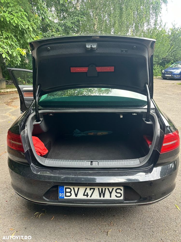 Volkswagen Passat 1.6 TDI DSG Trendline - 13