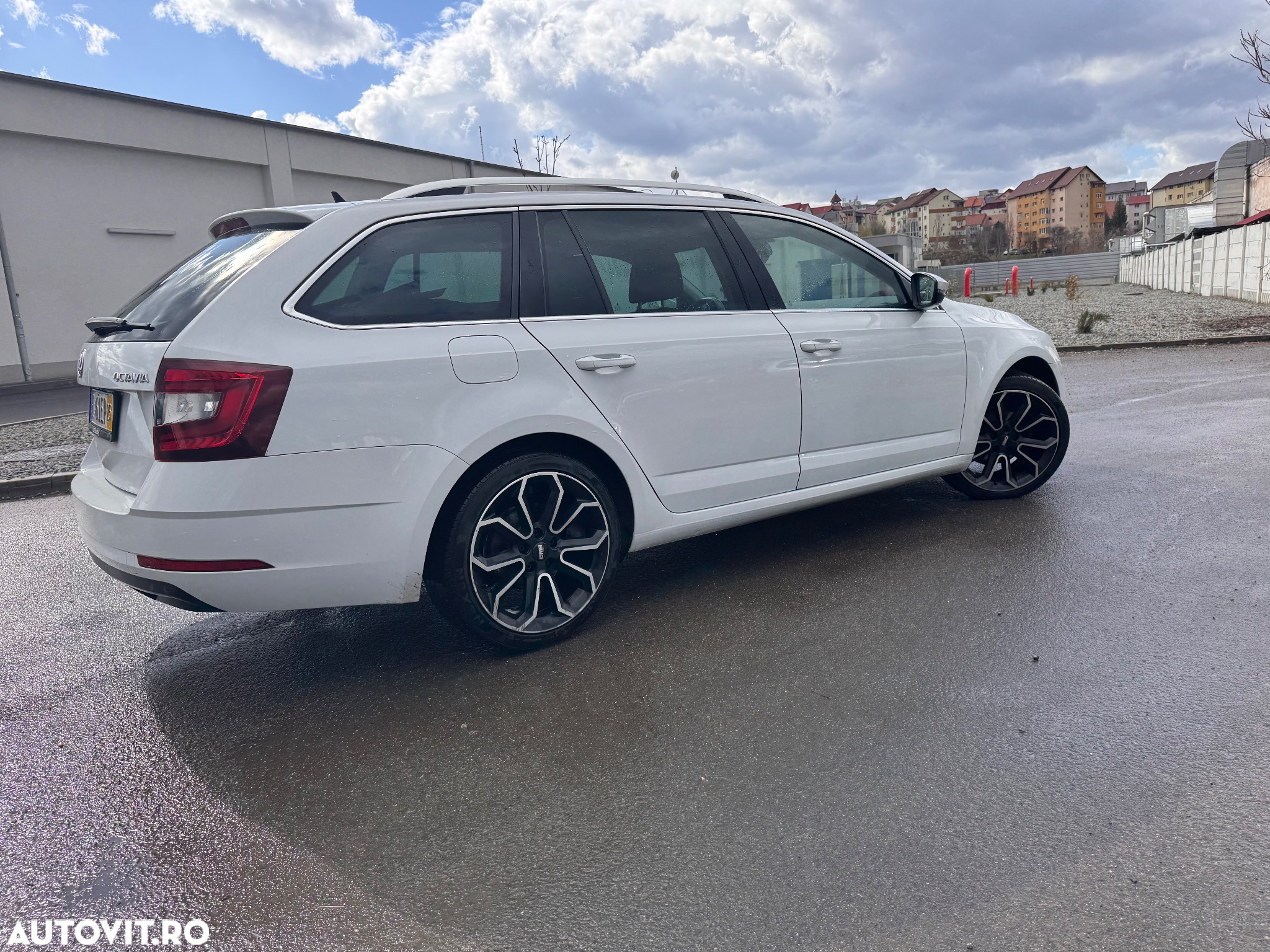 Skoda Octavia Combi Diesel 1.6 TDI Style - 3