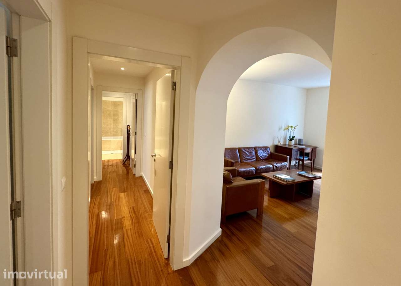 APARTAMENTO T2 COM JARDIM E PISCINA | CENTRO HISTÓRICO DE CARNIDE - Grande imagem: 2/32