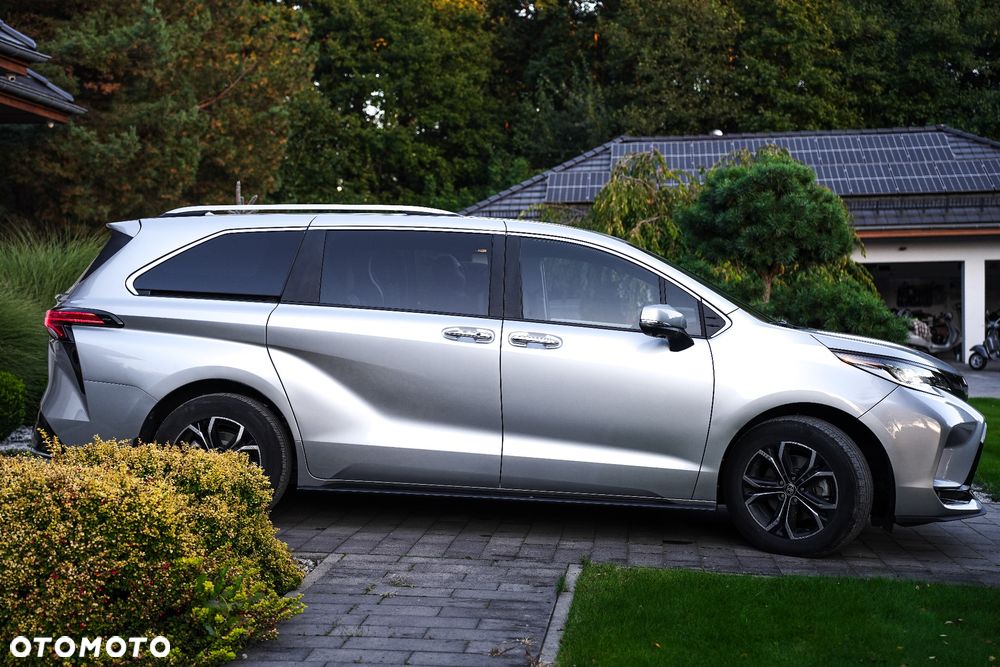 Toyota Sienna - 28