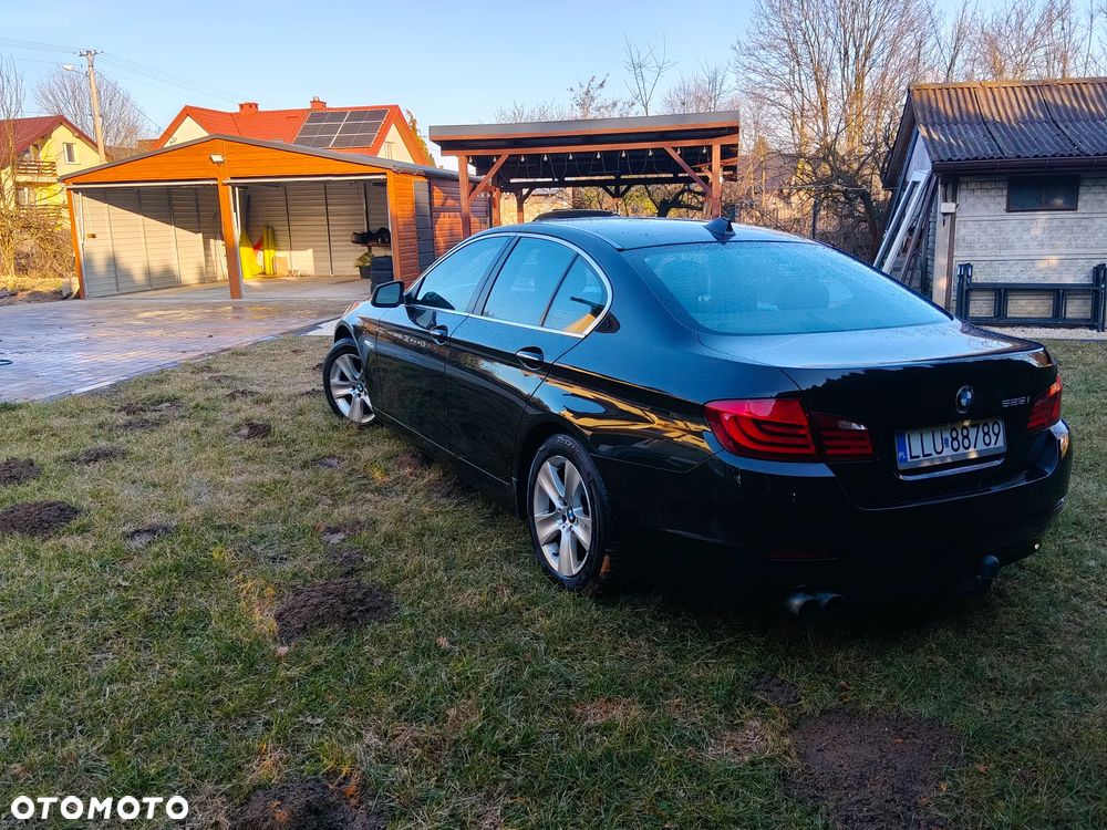 BMW Seria 5 528i - 3