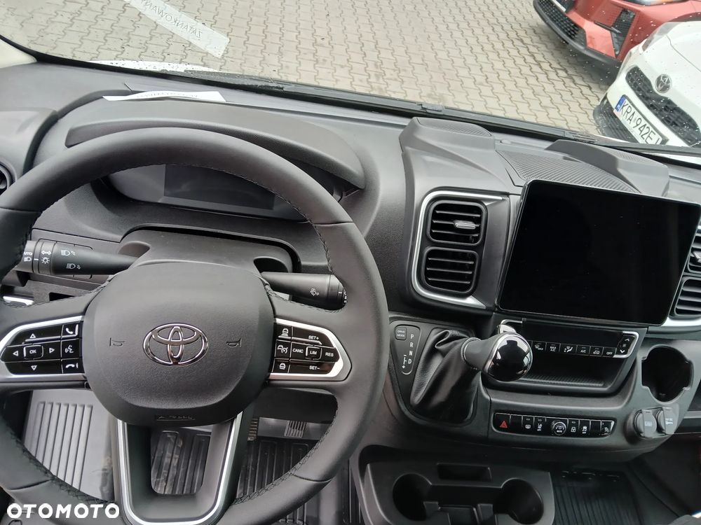 Toyota Proace MAX - 9