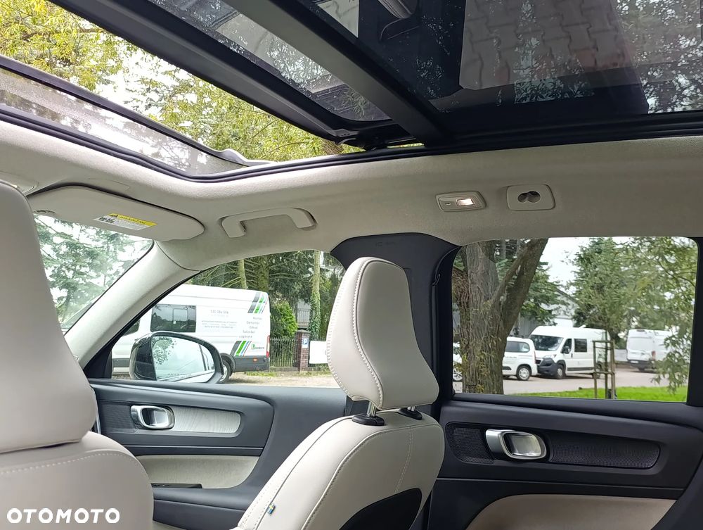 Volvo XC 40 B5 B AWD Ultimate Dark - 17