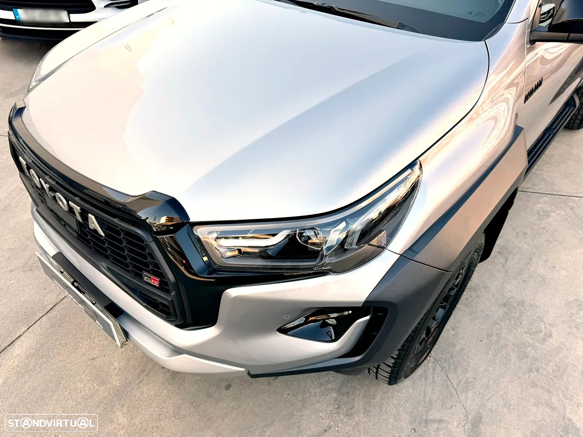 Toyota Hilux 2.8 D-4D 4WD GR Sport - 54