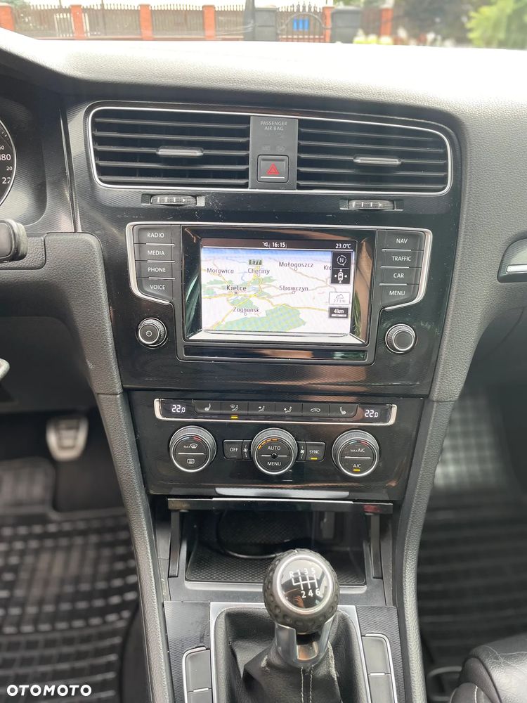 Volkswagen Golf - 11