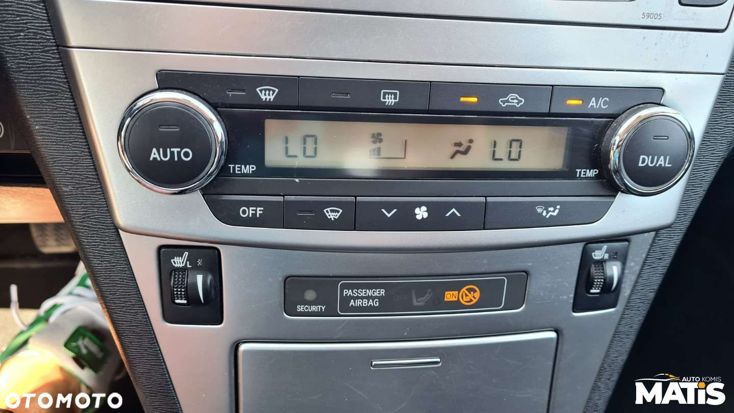 Toyota Avensis - 31