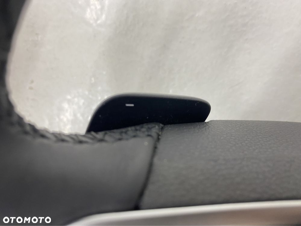 VW CR7 Touareg III kierownica czarnaskóra szaranić łopatki dotyk acc - 4