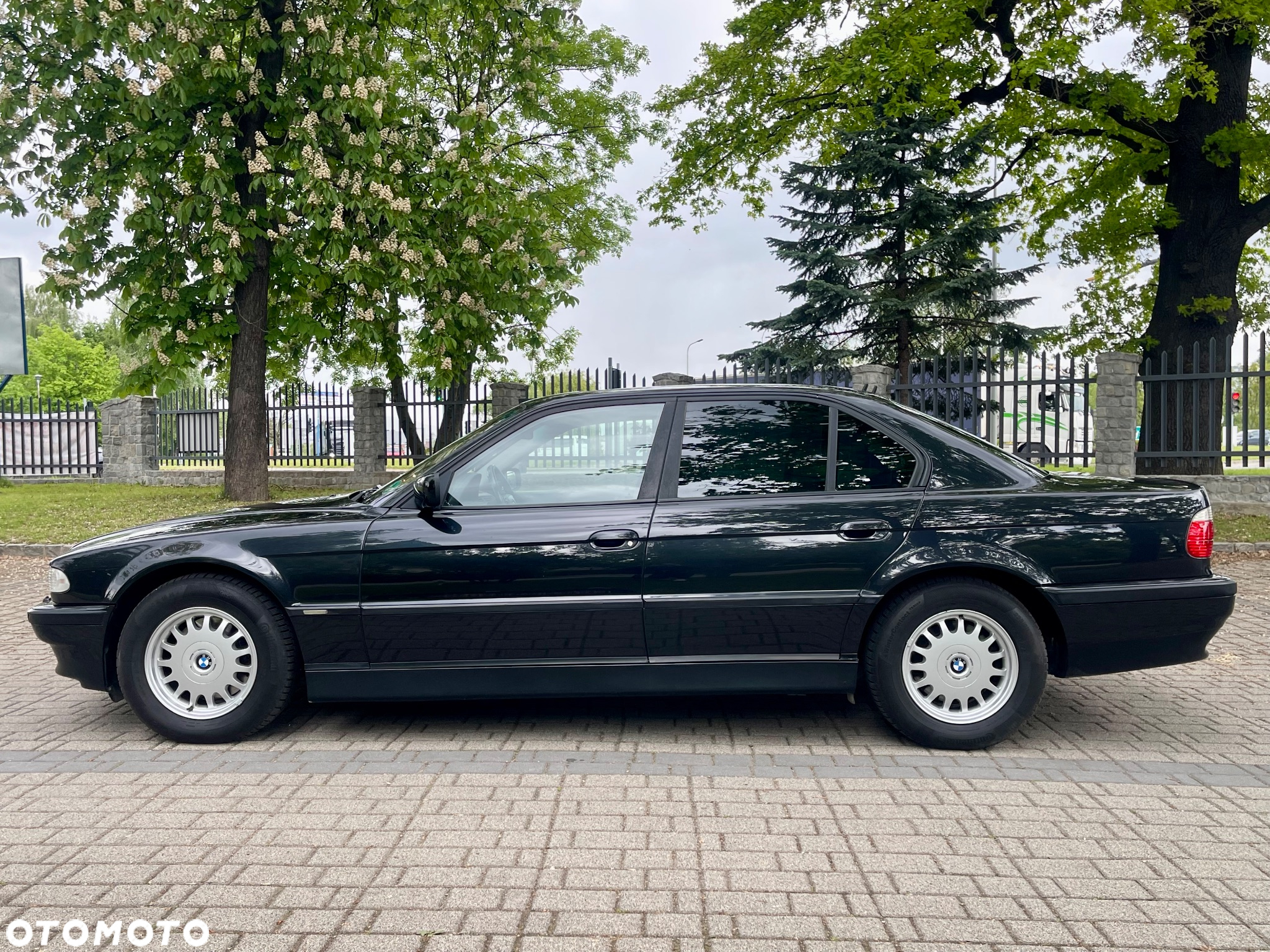 BMW Seria 7 750i - 29