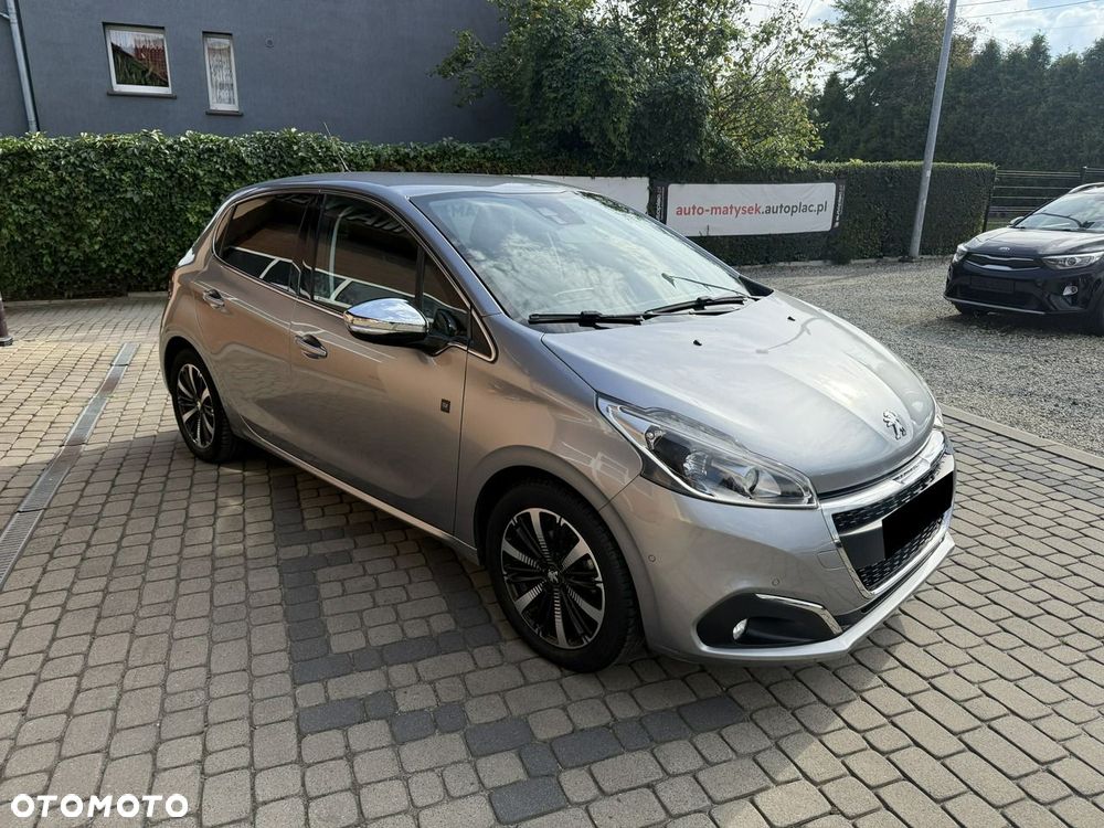 Peugeot 208 - 4