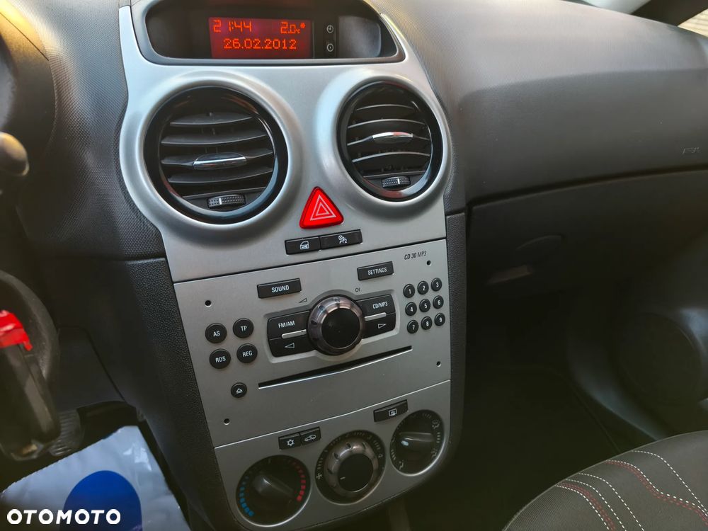 Opel Corsa 1.2 16V Cosmo - 14