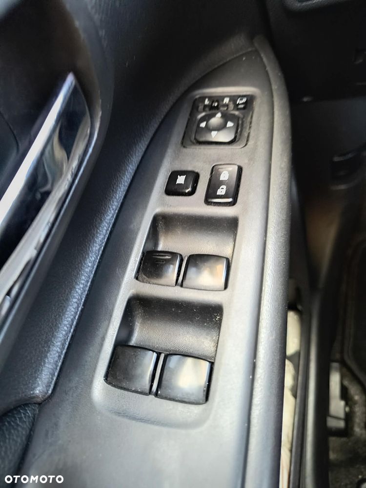 Mitsubishi Outlander 2.2 DID Instyle Navi 4WD - 25
