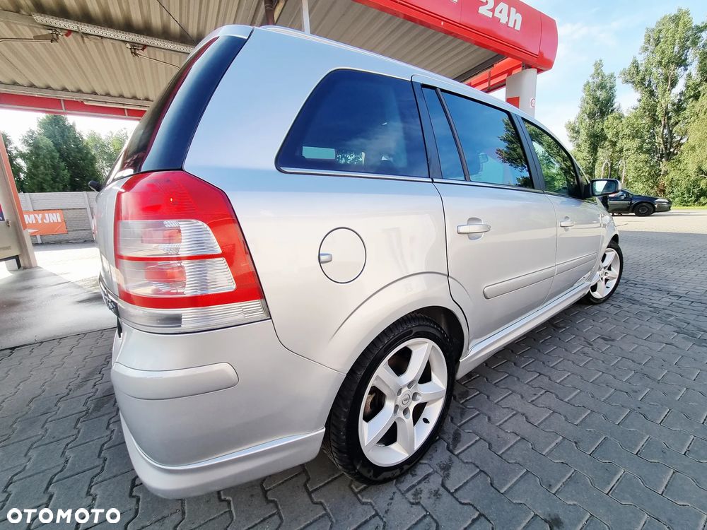 Opel Zafira 1.8 Cosmo - 33