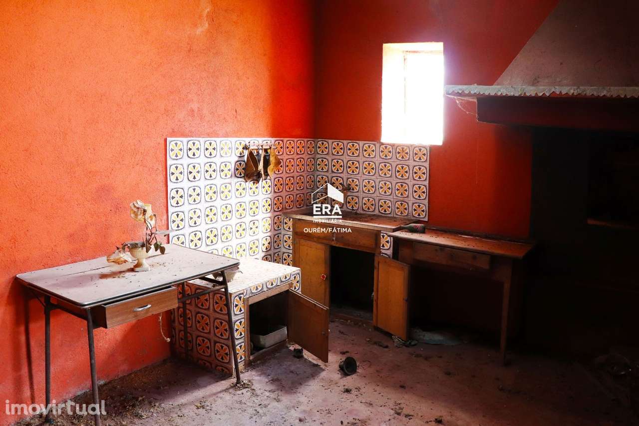 Moradia T2 para reconstrução - Grande imagem: 4/22