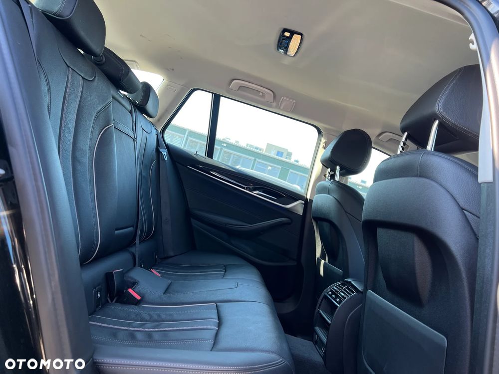 BMW Seria 5 520d Sport Line - 28