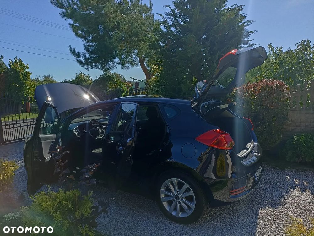 Kia Ceed - 13