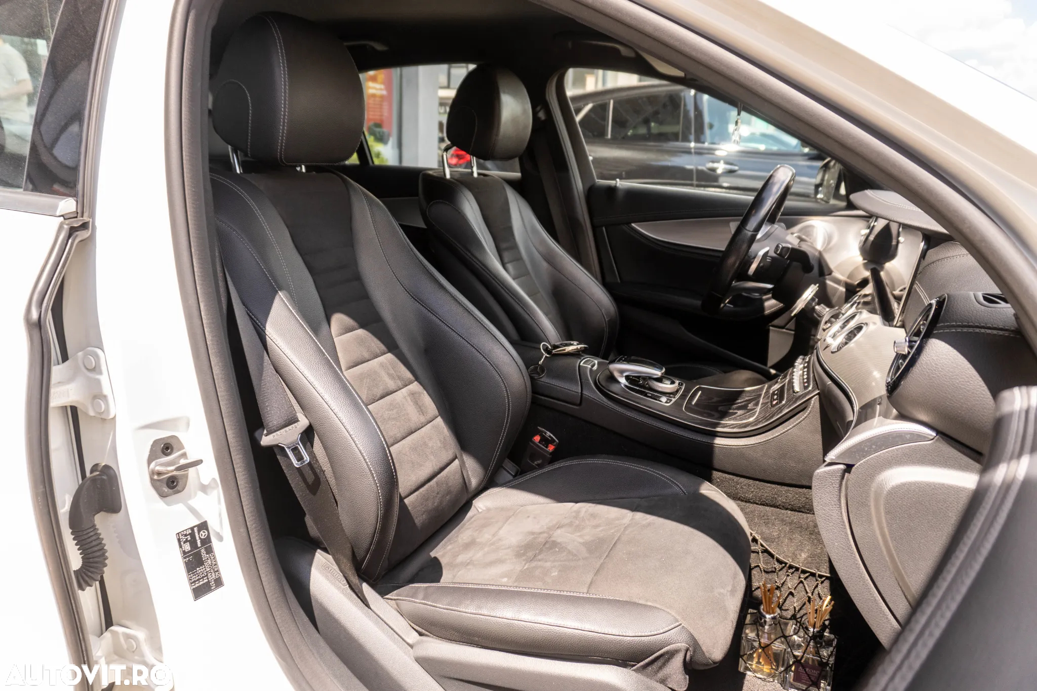 Mercedes-Benz E 300 d Aut. - 9