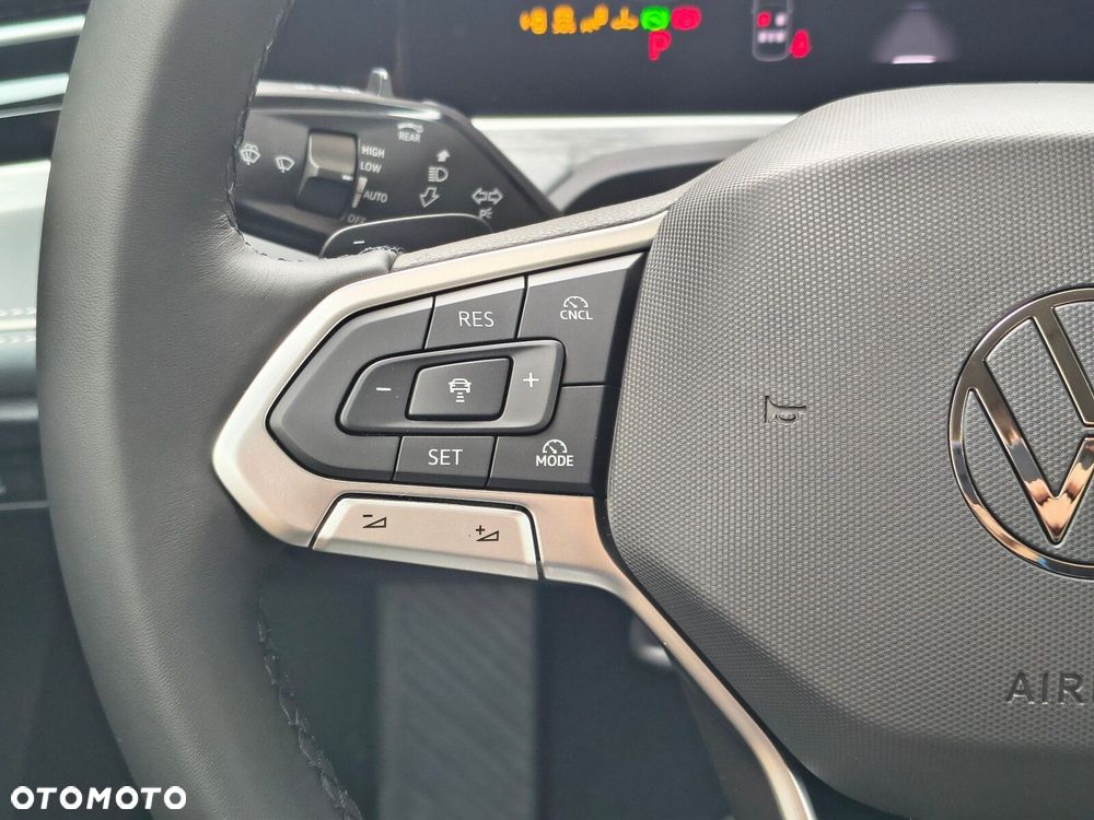 Volkswagen Passat - 26