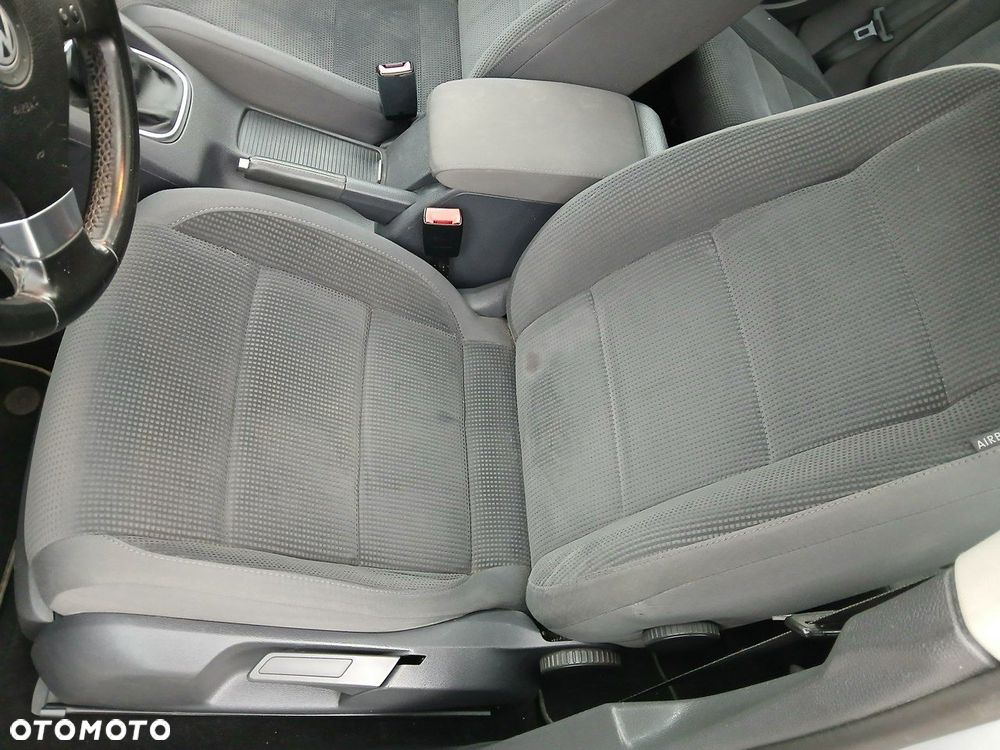 Volkswagen Golf 2.0 TDI Highline - 14