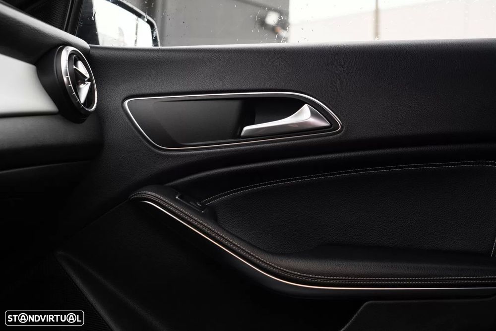 Mercedes-Benz CLA 180 d Shooting Brake - 10