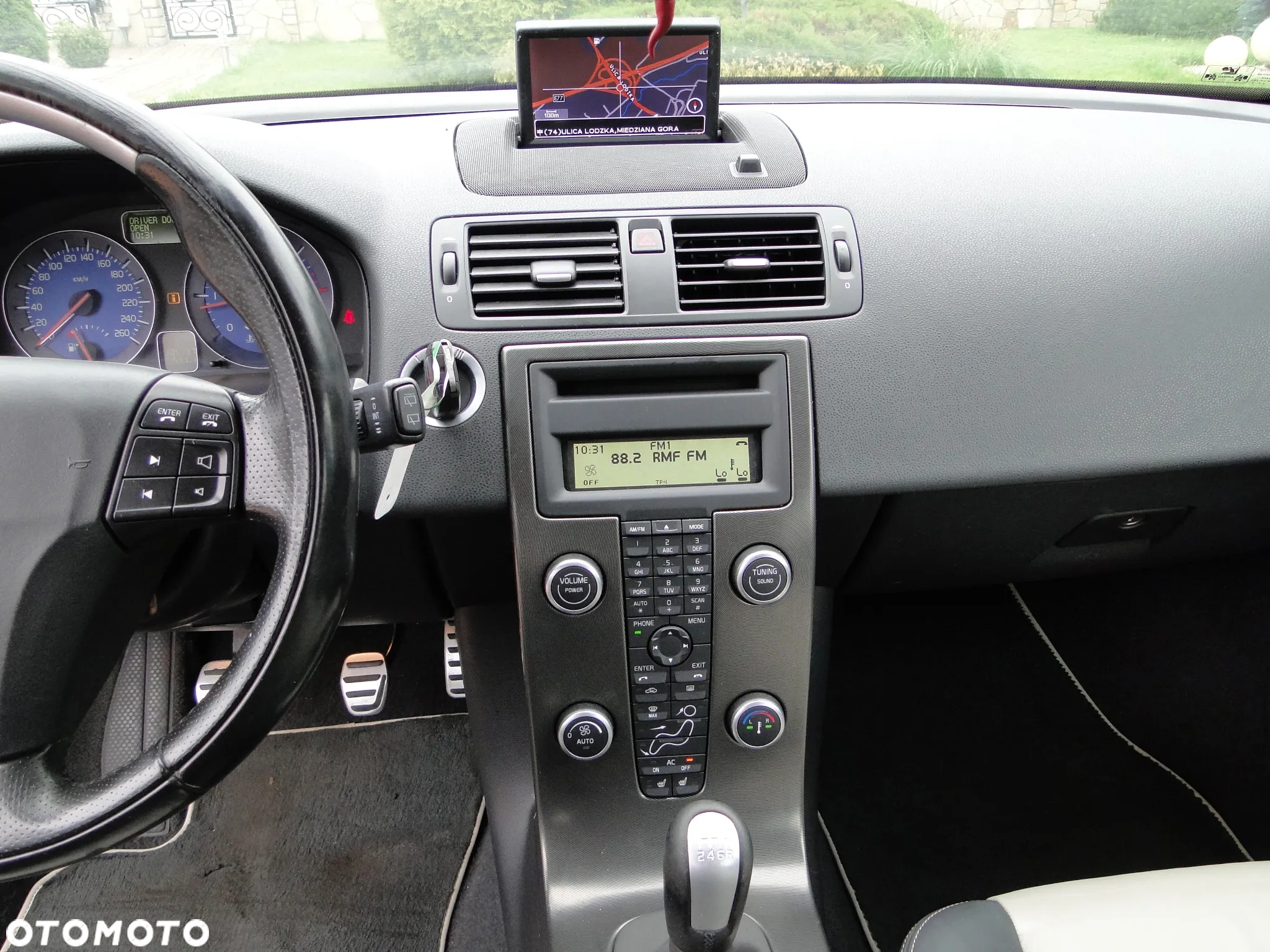 Volvo V50 D3 R-Design - 27