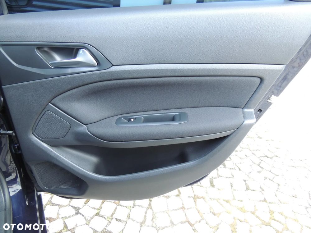 Peugeot 308 1.2 PureTech Active Pack S&S - 22
