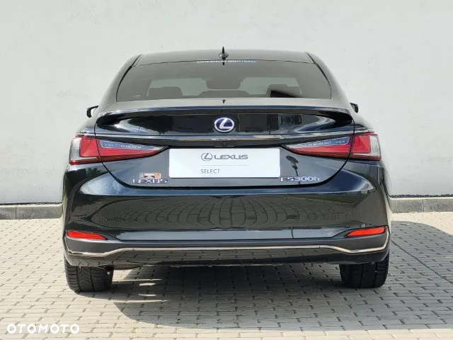 Lexus ES 300h F Sport Edition - 9
