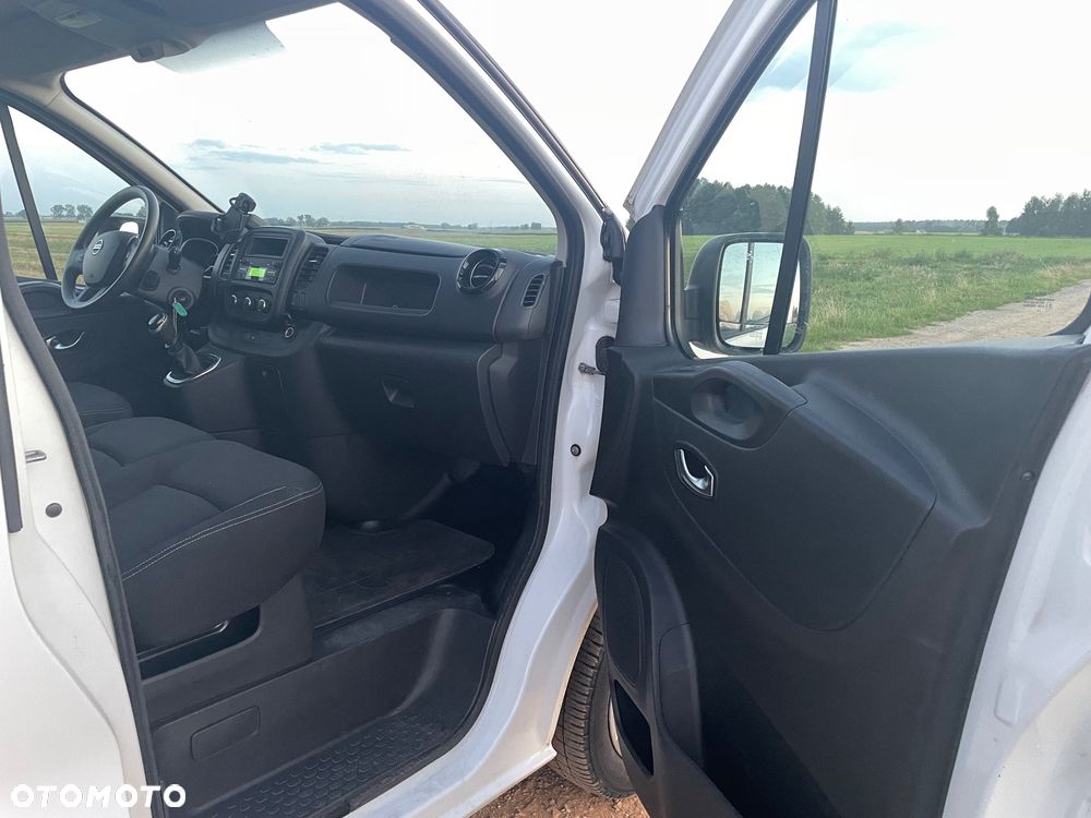 Nissan NV 300 - 6