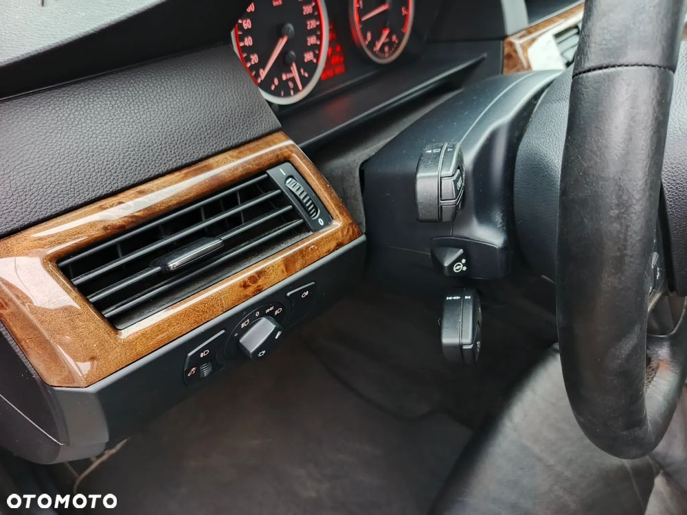 BMW Seria 5 530xd - 23