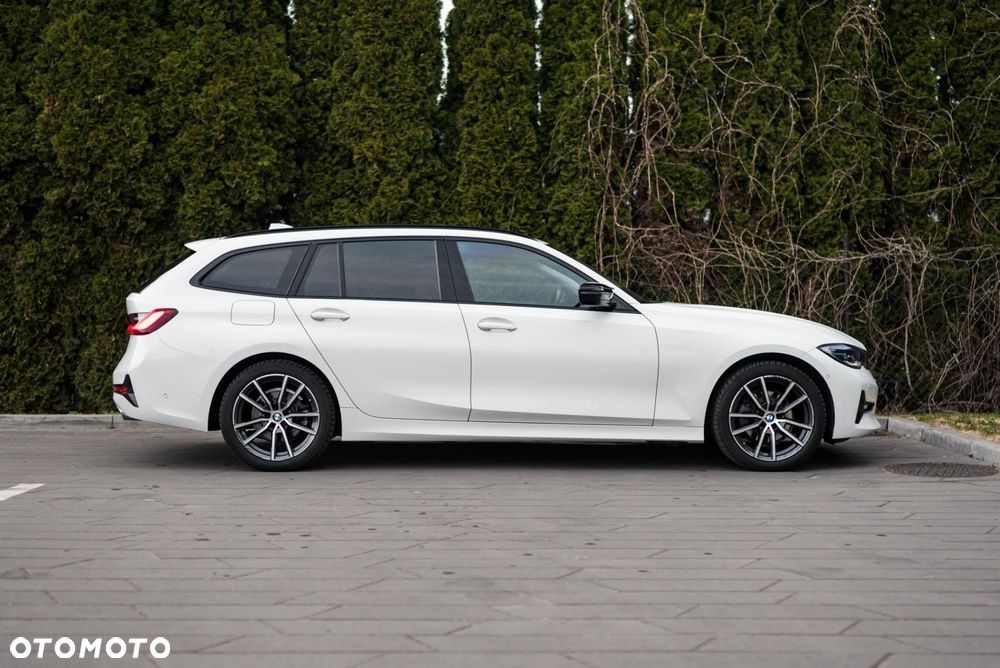 BMW Seria 3 320d Luxury Line - 9