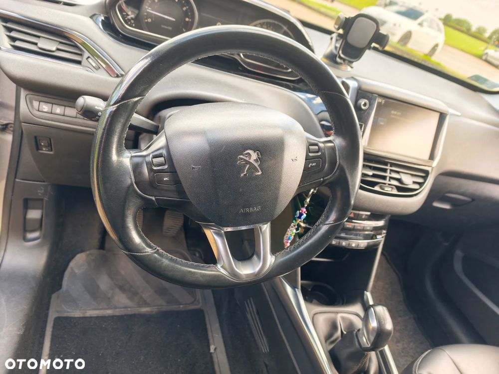 Peugeot 2008 1.2 Pure Tech Style EU6 - 6